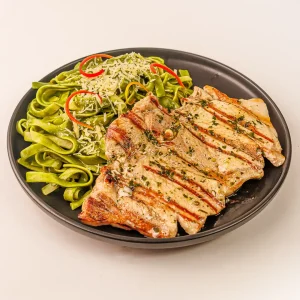 Fetuchini al Pesto con Chuleta
