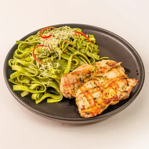 Fetuchini al Pesto con Filete